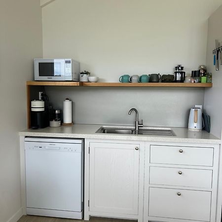Purangi Waterfront Retreat Apartment Cooks Beach Bagian luar foto