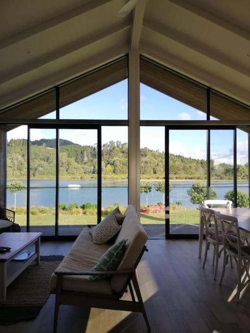 Purangi Waterfront Retreat Apartment Cooks Beach Bagian luar foto