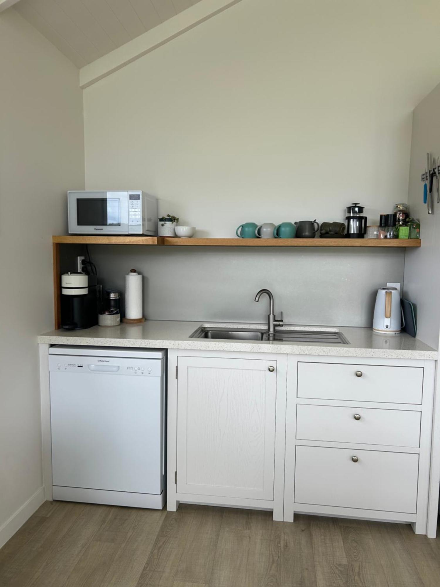 Purangi Waterfront Retreat Apartment Cooks Beach Bagian luar foto